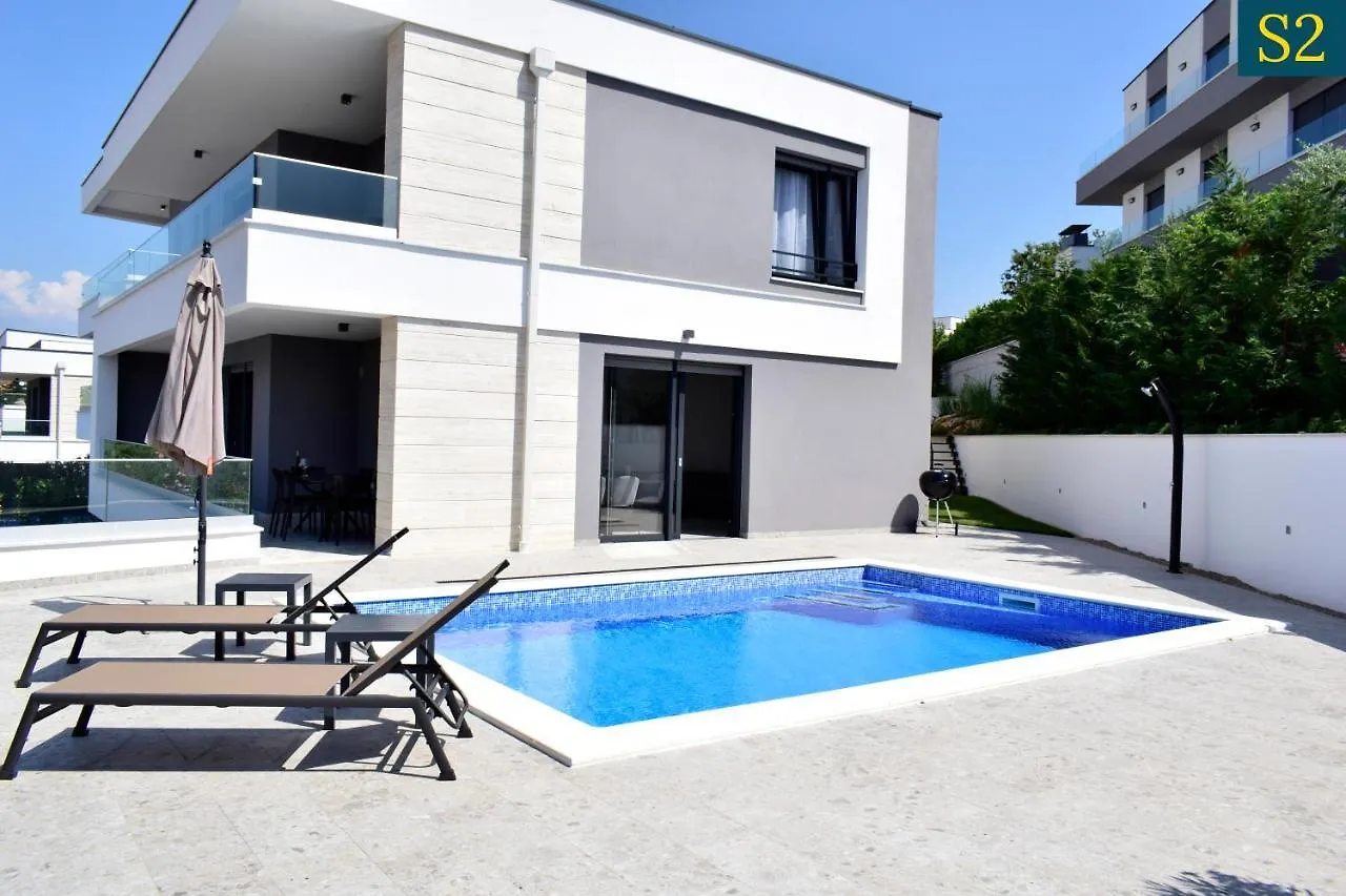 Luxury Apartment Villa - Hadrie D Vantacici